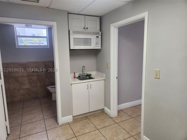 1410 SW 1st St 1420, Miami, FL 33135