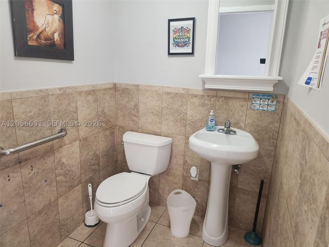 1410 SW 1st St 1420, Miami, FL 33135