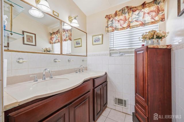 14 Heather Drive, Old Bridge, NJ 08857