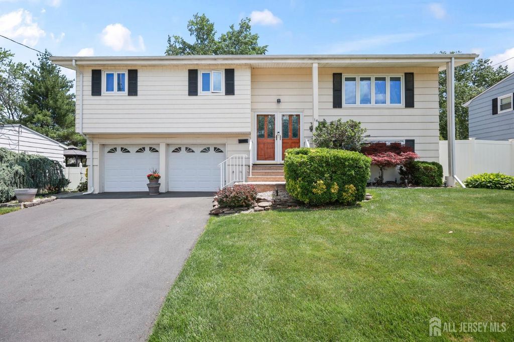14 Heather Drive, Old Bridge, NJ 08857