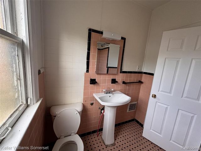 15771 Turner St, Detroit, MI 48238