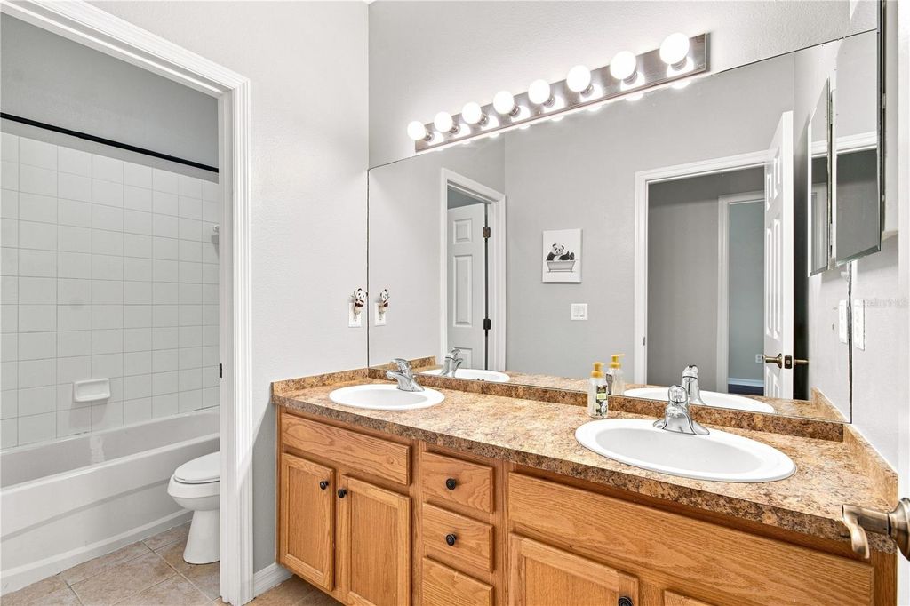 Image 35 of property listing at 2251 PARK CRESCENT DRIVE, Land O Lakes, FL 34639