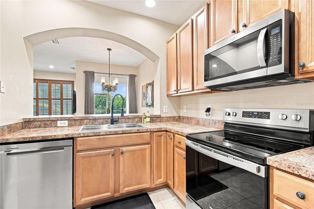 Image 10 of property listing at 2251 PARK CRESCENT DRIVE, Land O Lakes, FL 34639
