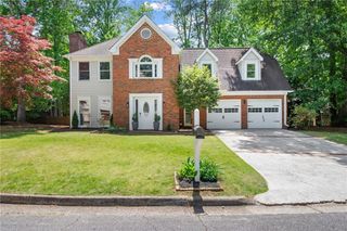 510 Ambergate Court, Roswell, GA 30076