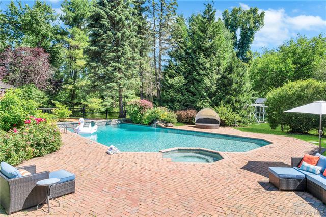 110 Linden Lane, Upper Brookville, NY 11545