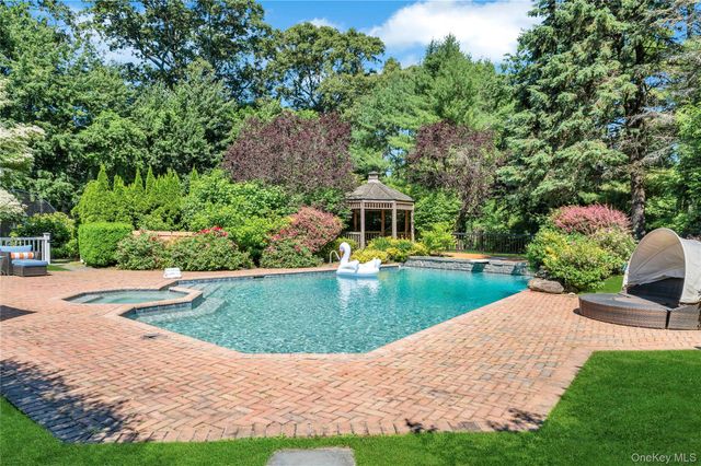 110 Linden Lane, Upper Brookville, NY 11545