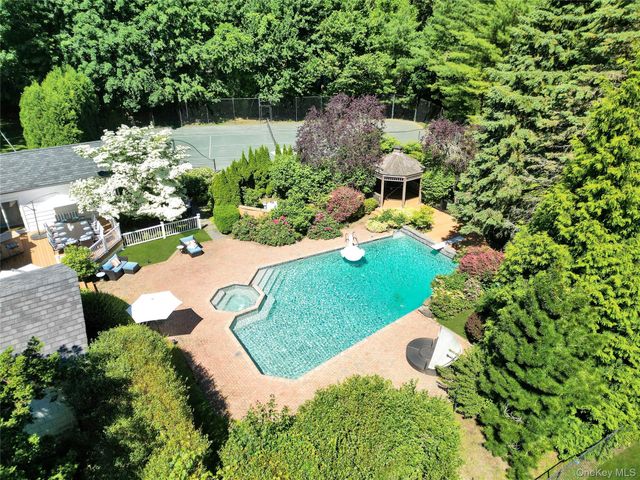 110 Linden Lane, Upper Brookville, NY 11545