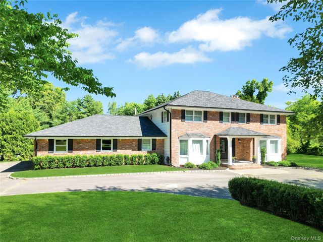 110 Linden Lane, Upper Brookville, NY 11545