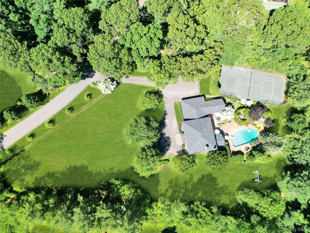 110 Linden Lane, Upper Brookville, NY 11545