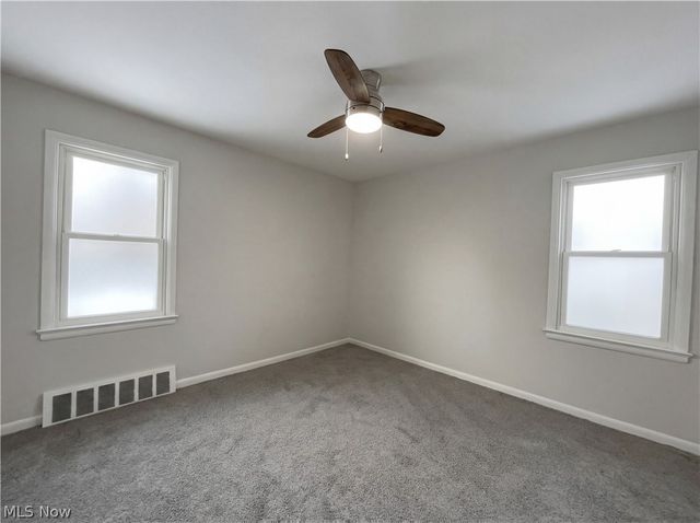 75 Greencroft Road, Bedford, OH 44146