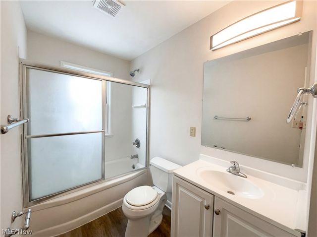 75 Greencroft Road, Bedford, OH 44146