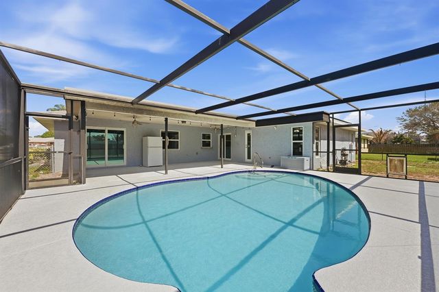 826 SE Quiescent Lane, Port St. Lucie, FL 34983