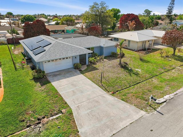 826 SE Quiescent Lane, Port St. Lucie, FL 34983