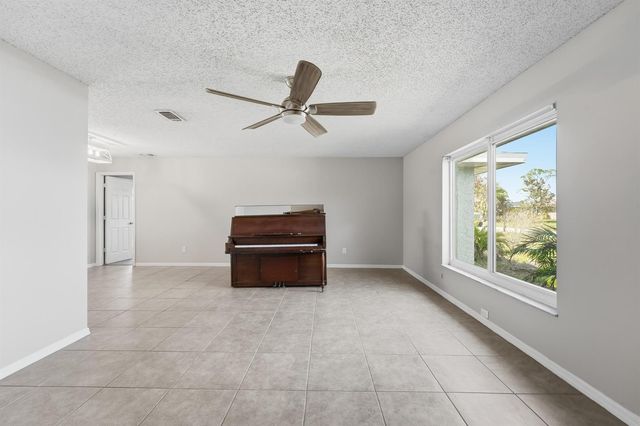 826 SE Quiescent Lane, Port St. Lucie, FL 34983