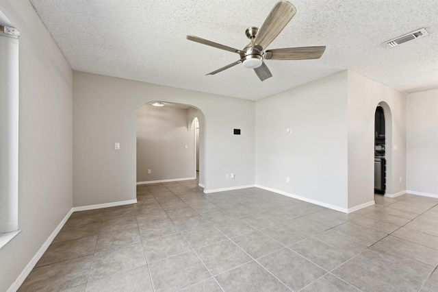 826 SE Quiescent Lane, Port St. Lucie, FL 34983