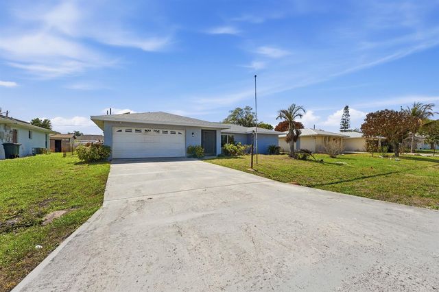 826 SE Quiescent Lane, Port St. Lucie, FL 34983