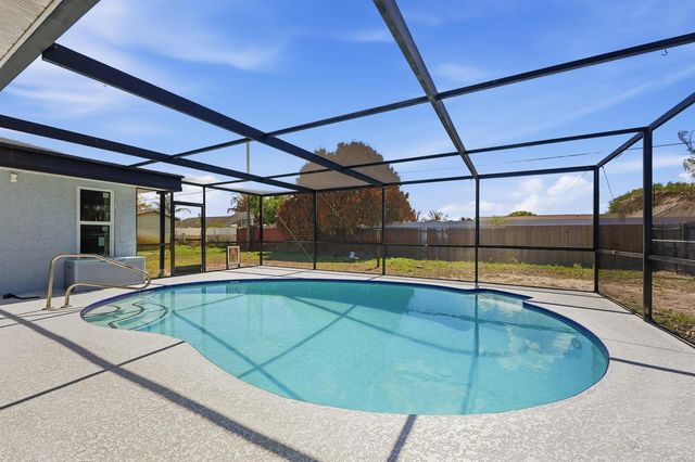 826 SE Quiescent Lane, Port St. Lucie, FL 34983