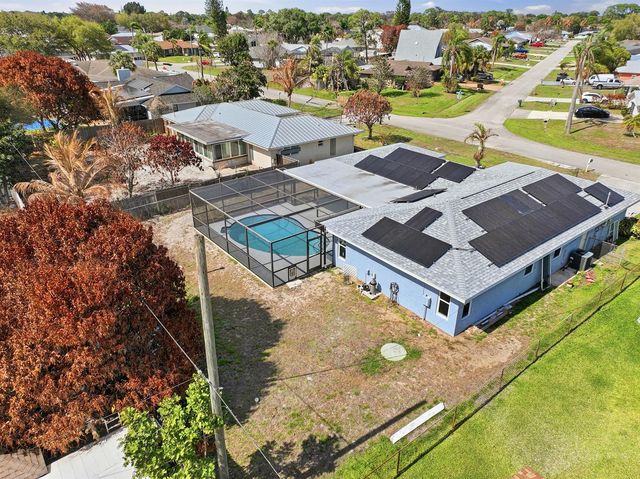 826 SE Quiescent Lane, Port St. Lucie, FL 34983