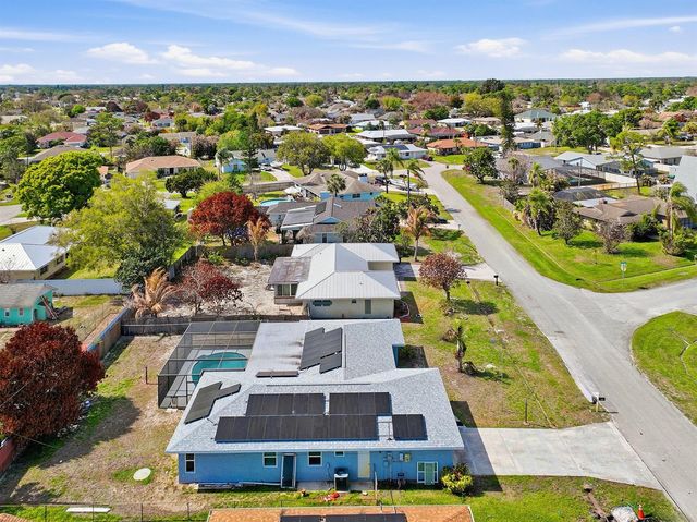 826 SE Quiescent Lane, Port St. Lucie, FL 34983