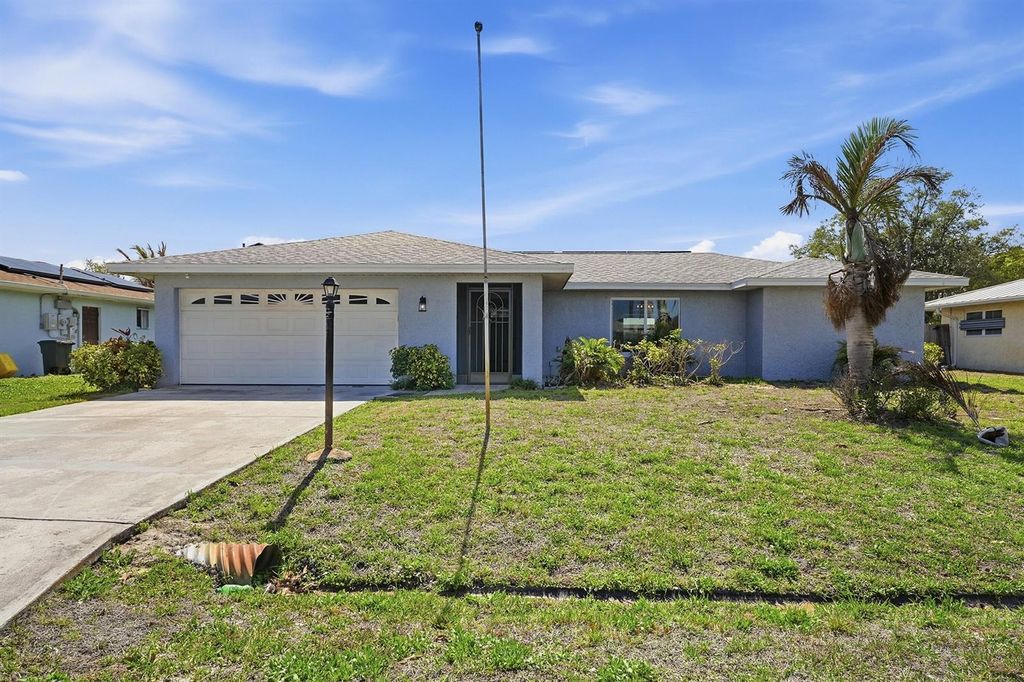 826 SE Quiescent Lane, Port St. Lucie, FL 34983
