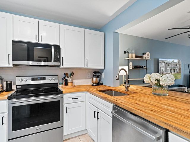 309 Sugar Tree Lane, South Burlington, VT 05403