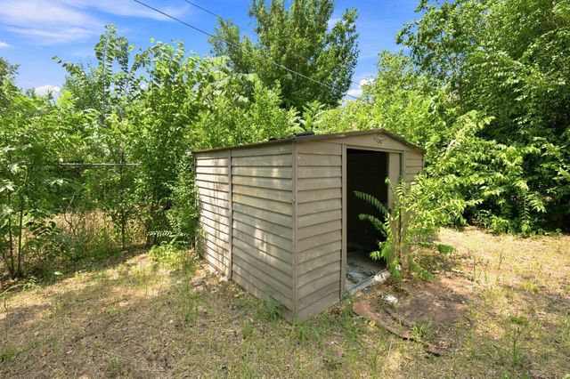 1833 N Green, Wichita, KS 67214