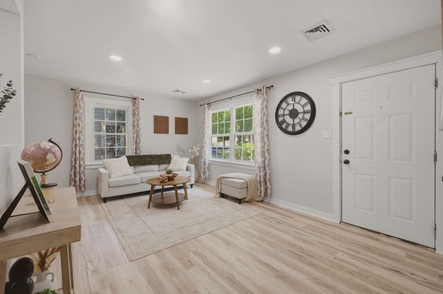 1833 N Green, Wichita, KS 67214