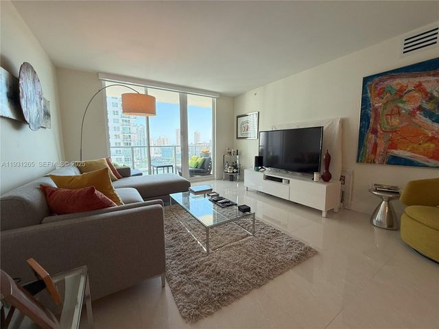 1155 Brickell Bay Dr 2108, Miami, FL 33131