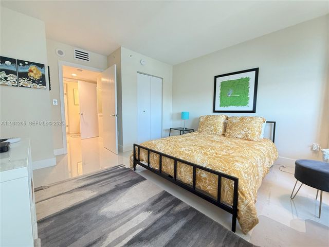 1155 Brickell Bay Dr 2108, Miami, FL 33131