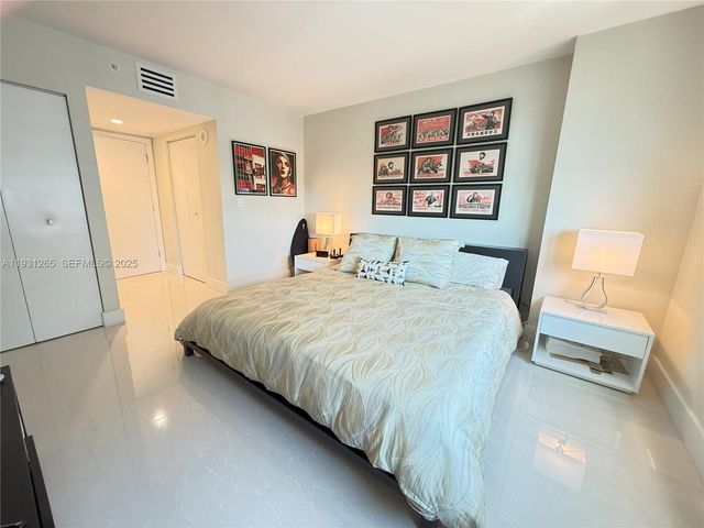 1155 Brickell Bay Dr 2108, Miami, FL 33131