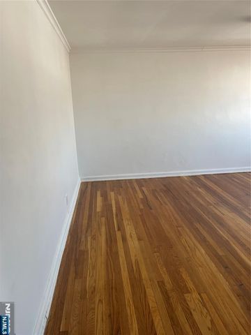 2335 Hudson D6, Fort Lee, NJ 07024