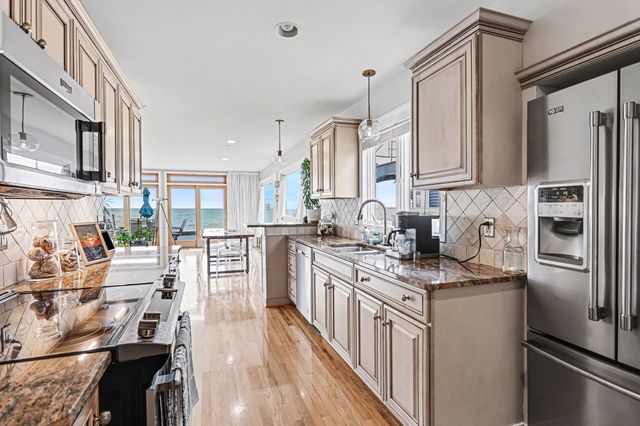 371 Killarney Beach Road, Bay City, MI 48706