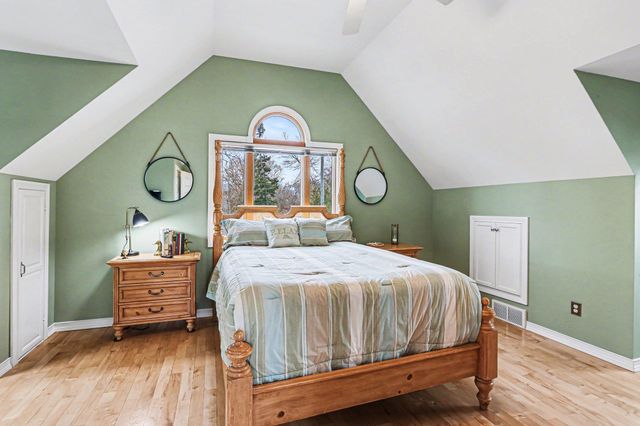 371 Killarney Beach Road, Bay City, MI 48706