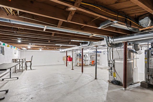 371 Killarney Beach Road, Bay City, MI 48706