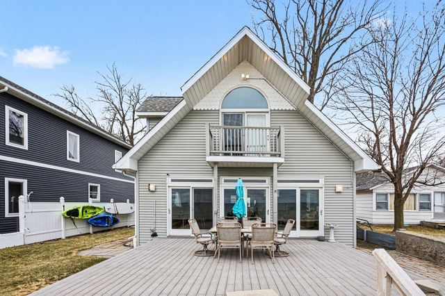 371 Killarney Beach Road, Bay City, MI 48706