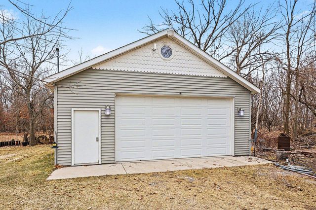 371 Killarney Beach Road, Bay City, MI 48706