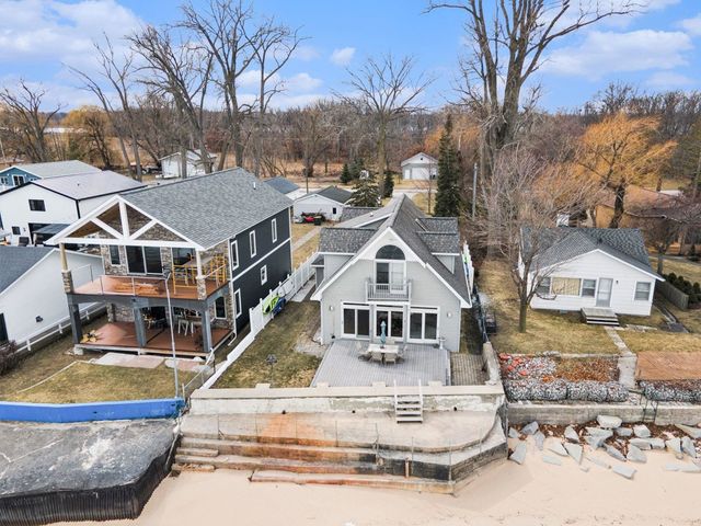 371 Killarney Beach Road, Bay City, MI 48706