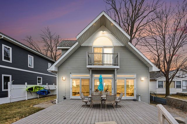 371 Killarney Beach Road, Bay City, MI 48706