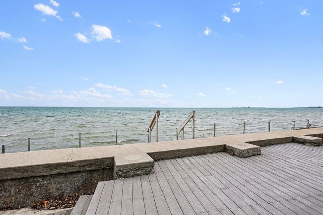 371 Killarney Beach Road, Bay City, MI 48706