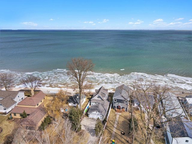 371 Killarney Beach Road, Bay City, MI 48706