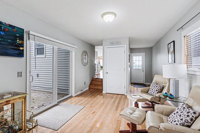 371 Killarney Beach Road, Bay City, MI 48706