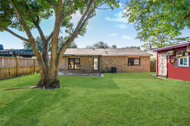 16210 Lazy Ridge Road, Houston, TX 77053