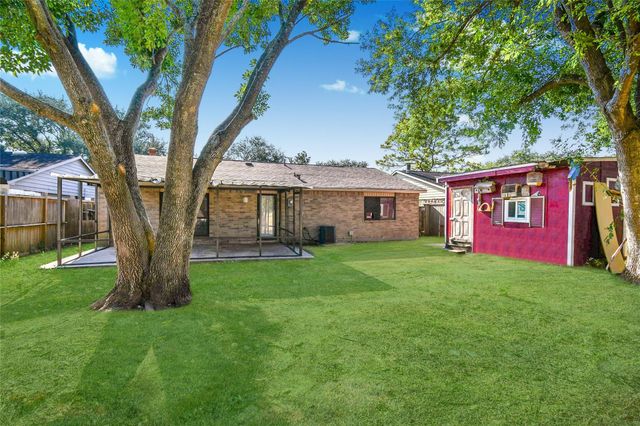 16210 Lazy Ridge Road, Houston, TX 77053