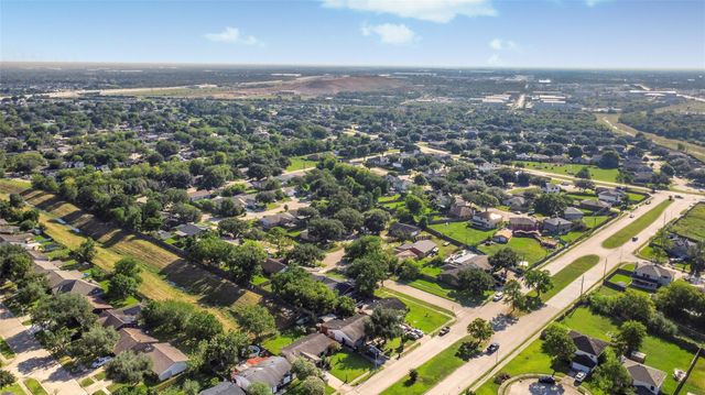 16210 Lazy Ridge Road, Houston, TX 77053