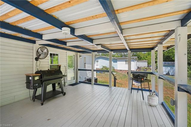 6092 Cain Forest Drive, Walkertown, NC 27051