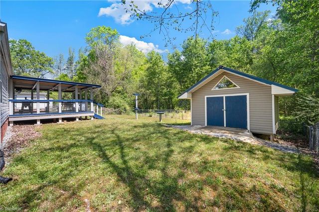 6092 Cain Forest Drive, Walkertown, NC 27051