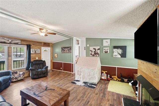 6092 Cain Forest Drive, Walkertown, NC 27051