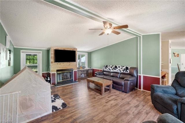 6092 Cain Forest Drive, Walkertown, NC 27051