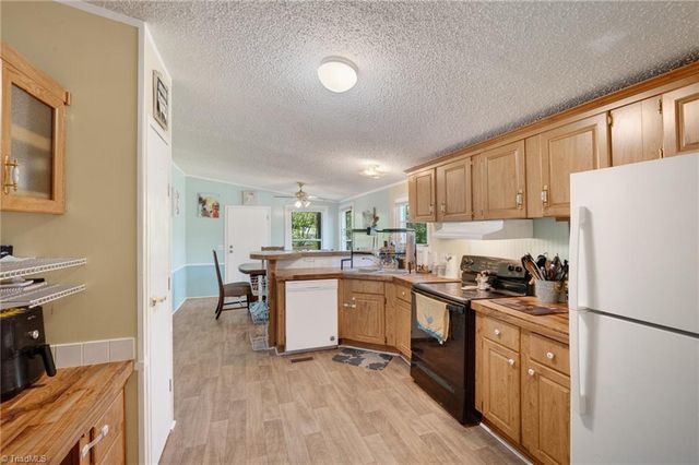 6092 Cain Forest Drive, Walkertown, NC 27051