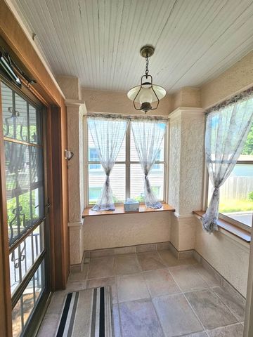 509 S Oakland Avenue, Villa Park, IL 60181